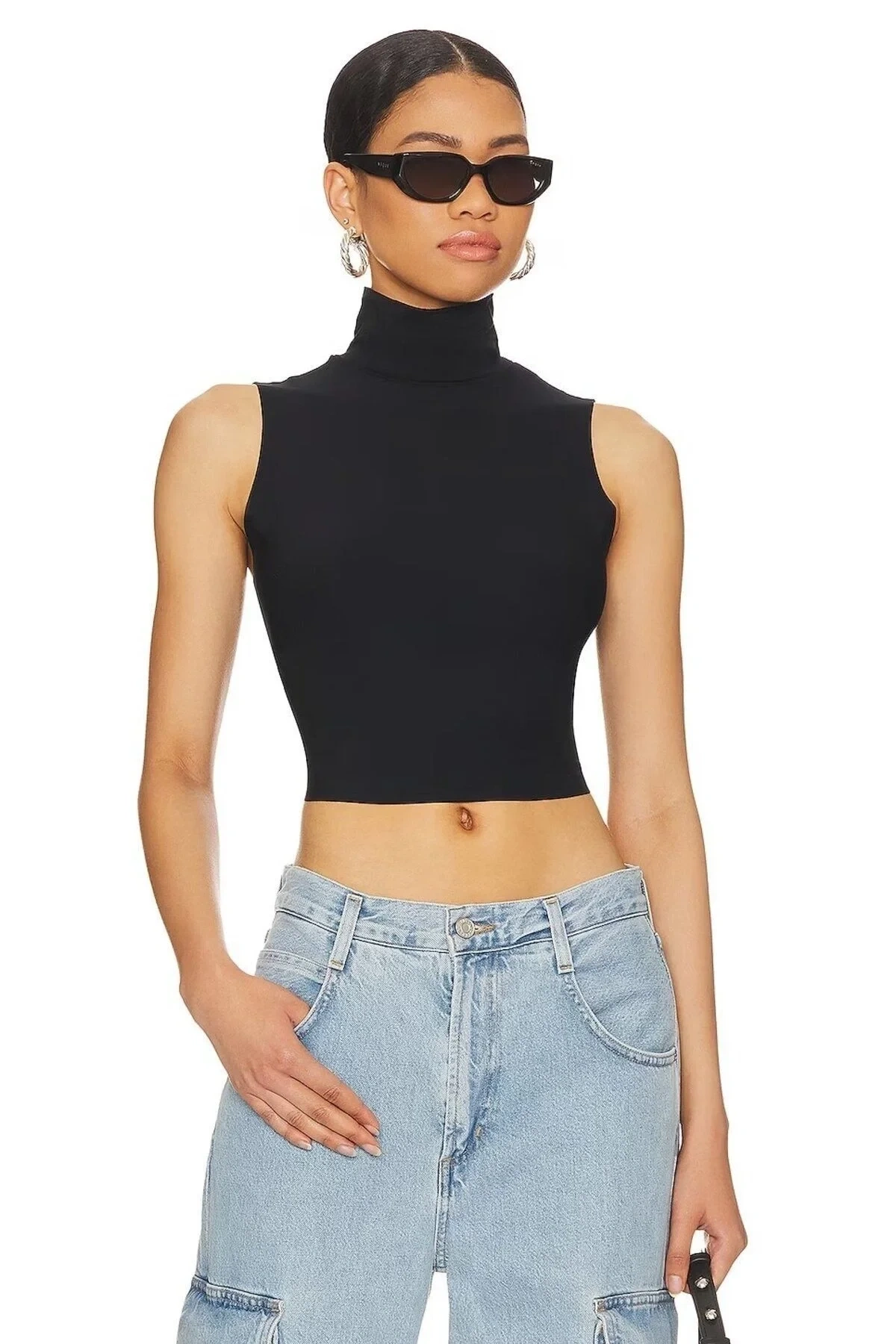 bysoca Kadın Siyah Balıkçı Yaka Sıfır Kol Çift Kat Sandy Kumaş Basic Crop Top