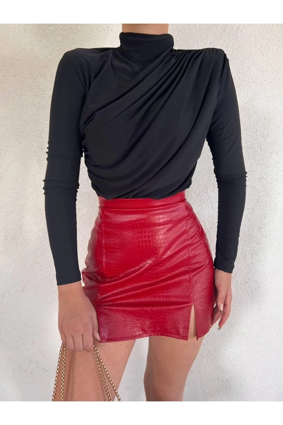 bysoca Kadın Siyah Yarım Balıkçı Yaka Tek Omuzu Drapeli Uzun Kollu Vücudu Saran Body Bluz