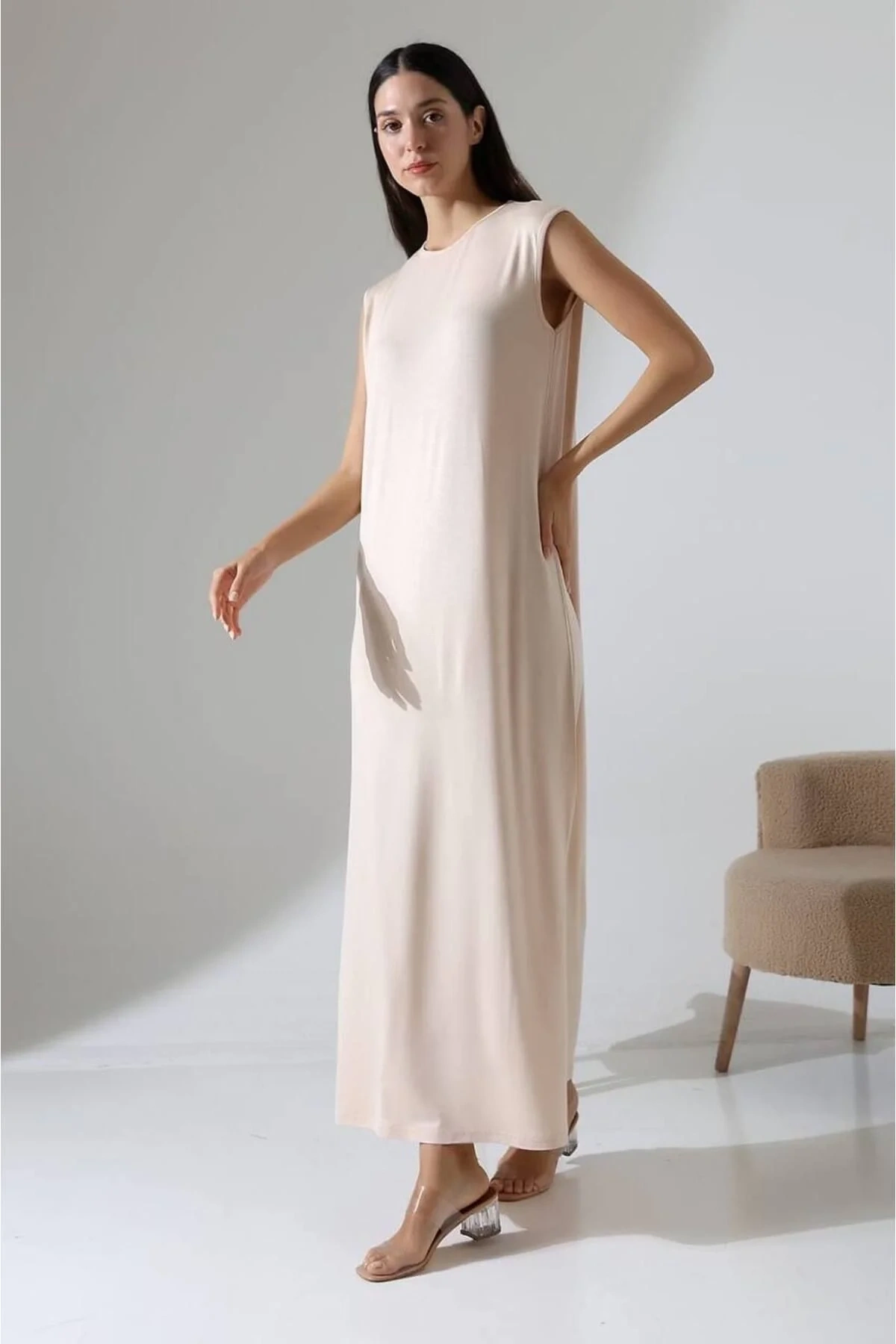 bysoca Kadın Taş Rengi Oversize Sıfır Kol Bisiklet Yaka Uzun Maxi Basic Viskon İçlik Jile Elbise