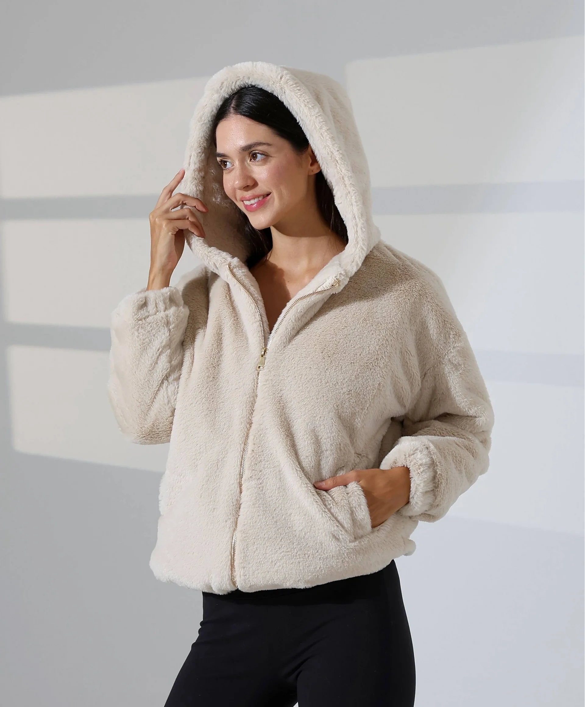 Kadın Bej Oversize Bomber Mont Kapüşonlu Fermuarlı Peluş Astarlı