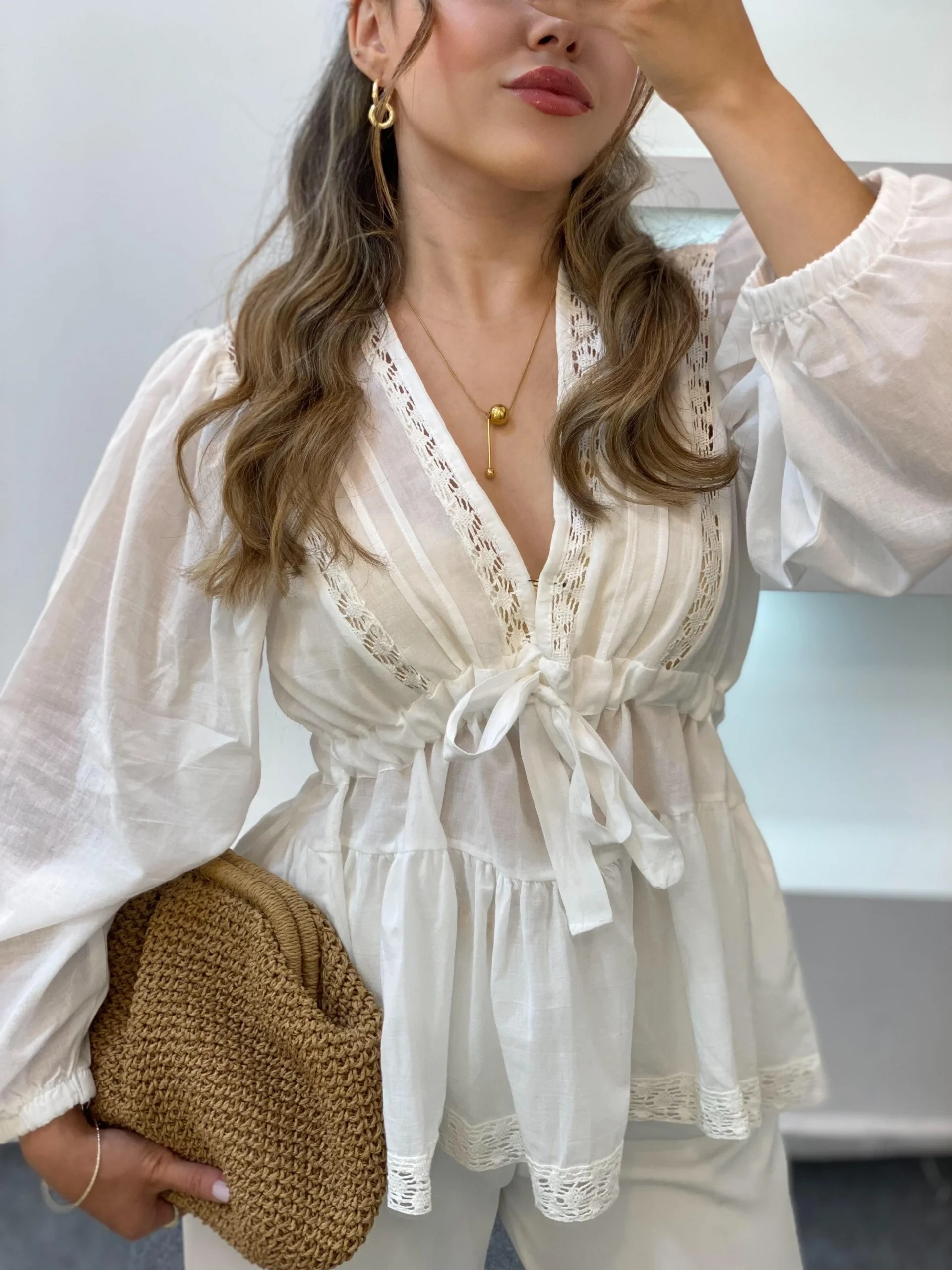Kadın Ekru V Yaka Uzun Kollu Dantel Garni Detaylı Önden Bağlamalı Pinterest Peplum Bluz