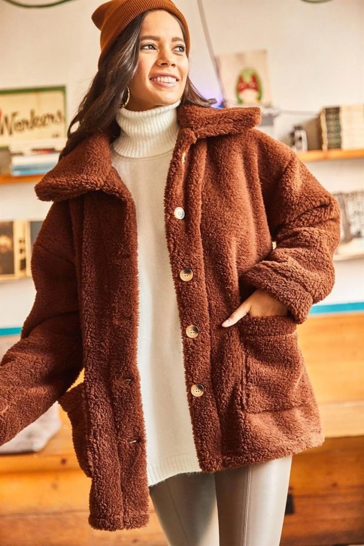 bysoca Kadın Kahverengi Oversize Gömlek Yaka Uzun Kollu Cepli Önü Düğmeli Peluş Teddy Kaban Mont