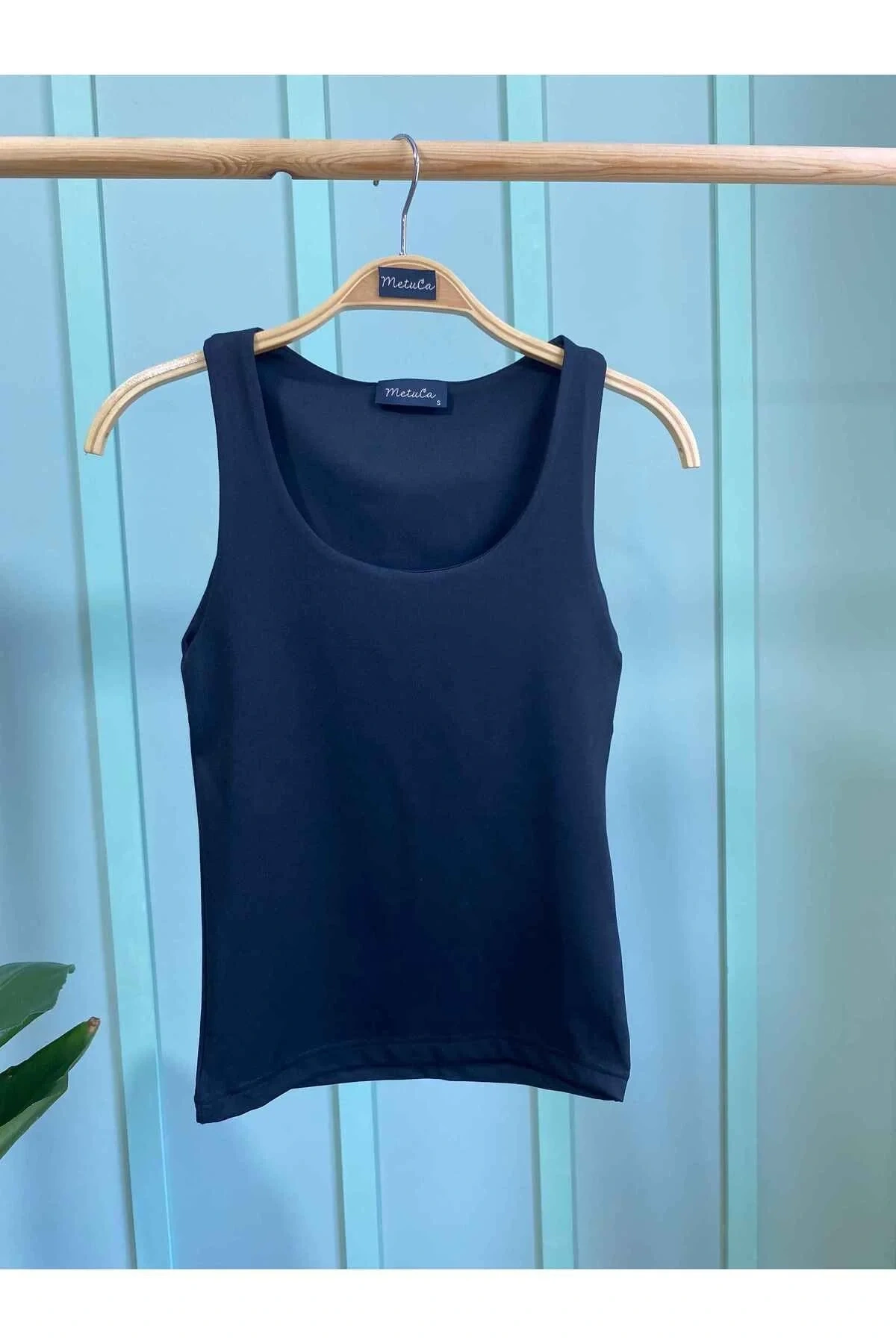 Kadın Siyah Yuvarlak Yaka Vücudu Saran Basic Sandy Kumaş Atlet