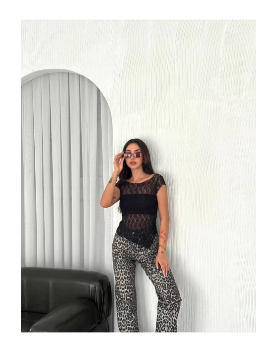 bysoca Kadın Siyah Kayık Yaka Asimetrik Kesim Fisto Dantel Transparan Crop Bluz