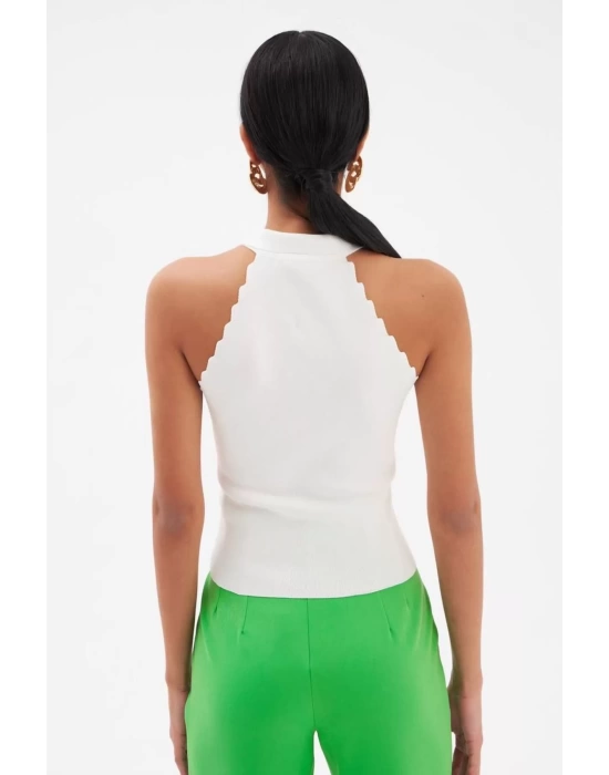 bysoca Kadın Beyaz Gömlek Yaka Halter Kesim Sırtı Açık Kenarları Tırtıklı Fitilli Triko Crop Bluz