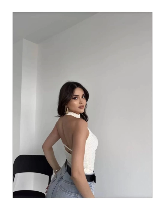 bysoca Kadın Krem Halter Yaka Sırtı Açık Boyundan Bağlamalı Gofre Dokulu Yazlık Crop Bluz