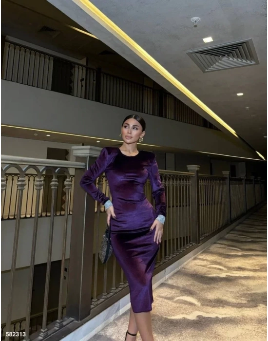 Kadın Bisiklet Yaka Vatkalı Manşet Detay Kadife Kumaş Midi Boy Elbise
