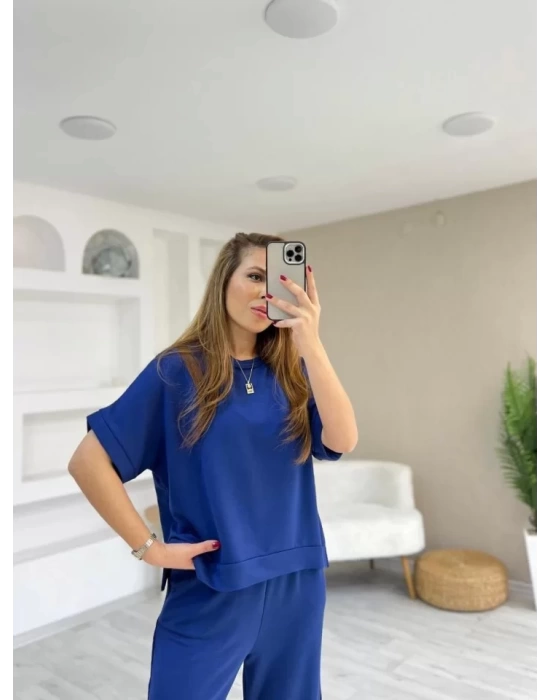 Kadın Modal Kumaş V Yaka Tişört Ve Bol Kesim Pantolon Ikili Takım