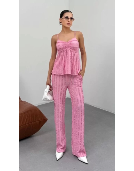 Kadın Pembe  Dokulu Askılı Üst Ve Bol Paça Pantolon 2’li Takım