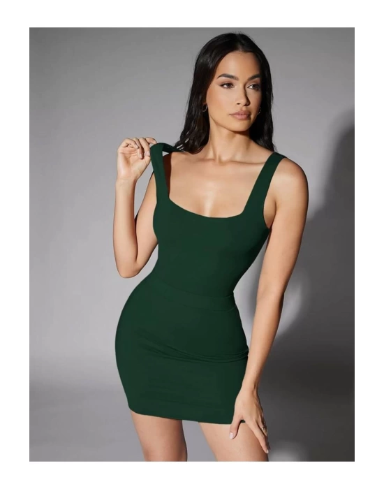 bysoca Kadın Zümrüt Yeşili Kalın Askılı Kare Yaka Sıfır Kol İpek Jarse Vücudu Saran Basic Bodysuit
