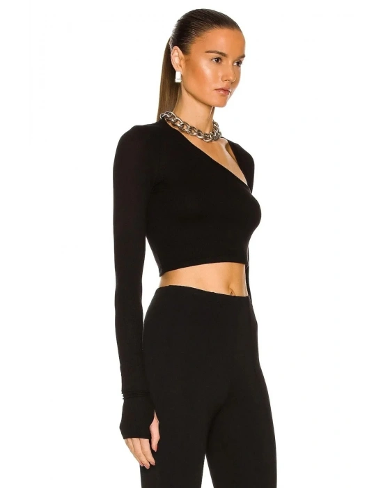 bysoca Kadın Siyah Asimetrik Yaka Uzun Kollu Parmak Geçme Detaylı İpek Jarse Crop Top