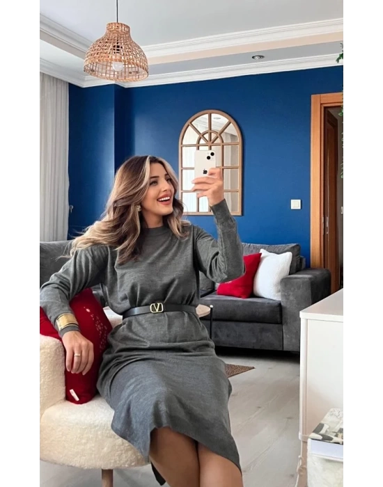Kadın Uzun Kollu Bisiklet Yaka Yırtmaç Detay Triko Midi Boy Elbise