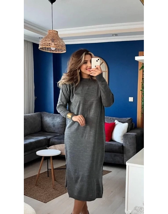 Kadın Uzun Kollu Bisiklet Yaka Yırtmaç Detay Triko Midi Boy Elbise