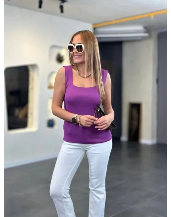 Kare Yaka Kalın Askılı Beyaz Triko Bluz
