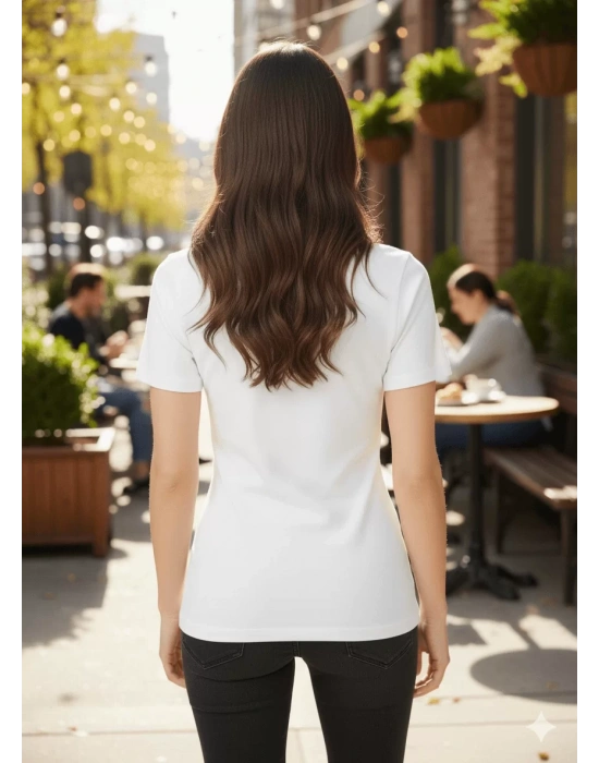 bysoca Kadın Beyaz Yarım Balıkçı Yaka Kısa Kollu Likralı Pamuklu Slim Fit Basic Tişört