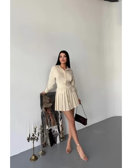 ÖNDEN GOLD DÜĞMELİ PİLELİ KISA ELBİSE - Bej
