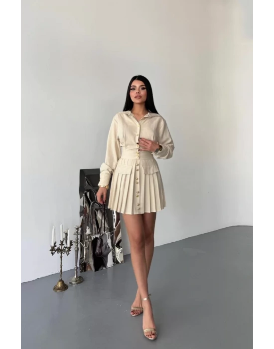 ÖNDEN GOLD DÜĞMELİ PİLELİ KISA ELBİSE - Bej