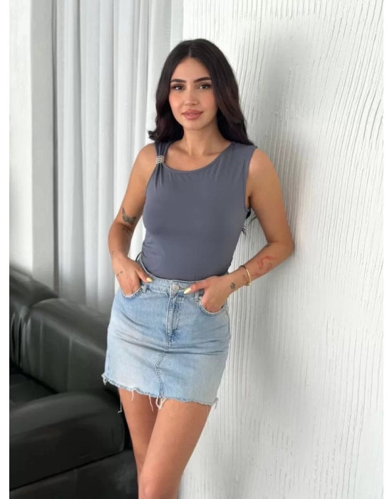 Osy Modal Yumuşak Dokulu Kumaş Bisiklet Yaka Sıfır Kol Bluz Omuz Toka Aksesuar Detaylı - Antrasit