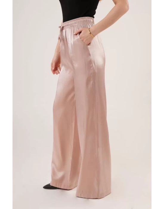 Parlak Görünümlü Cepli Bej Bol Paça Pantolon