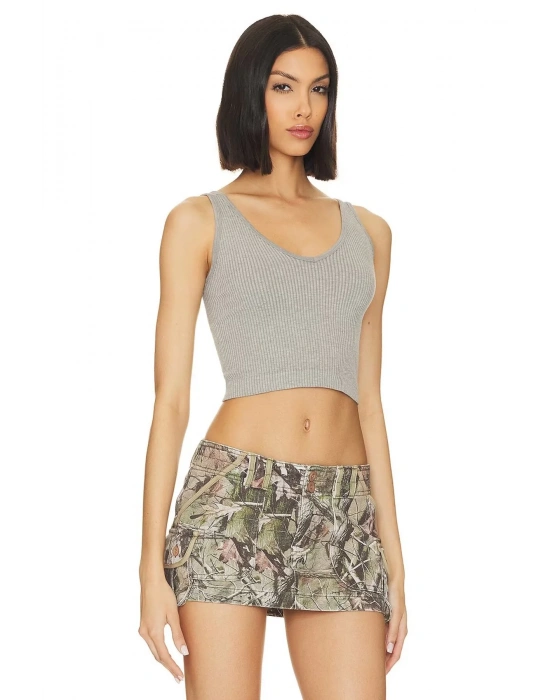 bysoca Kadın Gri V Yaka Sırtı Açık Kalın Askılı Fitilli Kaşkorse Vücudu Saran Basic Crop Top