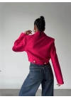 ARKASI İNCİ DÜĞME DETAYLI CROP CEKET - Fuşya