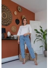 Beyaz Püskül Detaylı Bluz