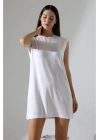 Kadın Beyaz Oversize Kolsuz Bisiklet Yaka Basic Viskon Kısa İçlik Tunik Elbise