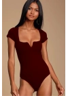 bysoca Kadın Bordo Göğüs Dekolteli V Yaka Detaylı Kare Yaka Kısa Kol İpek Jarse Bodysuit
