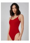 Kadın Kırmızı İp Askılı U Yaka Vücudu Saran Sandy Kumaş Tanga Basic Bodysuit