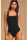 Kadın Siyah Kalın Askılı Kare Yaka Vücudu Saran Sandy Kumaş Tanga Basic Bodysuit