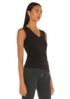 Kadın Siyah V Yaka Sıfır Kollu Vücudu Saran Basic Atlet Bluz