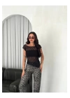 bysoca Kadın Siyah Kayık Yaka Asimetrik Kesim Fisto Dantel Transparan Crop Bluz
