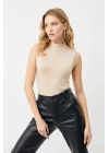 Kadın Bej Yarım Balıkçı Yaka Kolsuz Pamuklu Esnek Basic Atlet Body Bluz