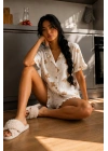 Kadın Kar Beyaz Ayıcık Desenli Kısa Kollu Düğmeli Şortlu Müslin Pamuklu Pijama Takımı