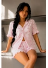 Kadın Pembe Fiyonk Desenli Fırfırlı Kısa Kollu Düğmeli Gömlek Yaka Şortlu Pijama Takımı