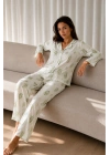 Kadın Çağla Yeşili Yaprak Desenli Düğmeli Uzun Kollu Gömlek Yaka Pantolonlu Pijama Takımı