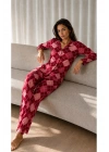 Kadın Kırmızı Baklava Desenli Uzun Kollu Düğmeli Gömlek Yaka Pantolonlu Pijama Takımı