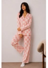Kadın Pembe Dama Desenli Gömlek Yaka Uzun Kollu Düğmeli Bol Paça Pantolonlu Pijama Takımı