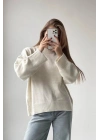 Kadın Ekru Bisiklet Yaka Uzun Kollu Oversize Yumuşak Dokulu Triko Kazak