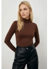 Kadın Kahverengi Yarım Balıkçı Yaka Uzun Kollu Vücudu Saran Pamuklu Bluz
