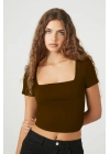 Kadın Kahverengi Kare Yaka Kısa Kollu Çift Kat Sandy Kumaş Basic Body Crop Tişört