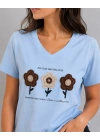 Kadın Mavi V Yaka %100 Pamuklu Boncuk Nakış İşlemeli T-Shirt Çiçekli