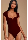 bysoca Kadın Bordo Göğüs Dekolteli V Yaka Detaylı Kare Yaka Kısa Kol İpek Jarse Bodysuit