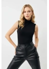 Kadın Siyah Yarım Balıkçı Yaka Kolsuz Pamuklu Esnek Basic Atlet Body Bluz
