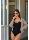 Kadın Siyah İnce Askılı U Yaka Alttan Çıtçıtlı Body Likralı Esnek Dikişsiz Bodysuit