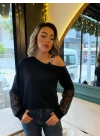 Kadın Uzun Kollu Tek Omuzu Açık Askılı Toka Ve Dantel Detay Viskon Iki Iplik Bluz