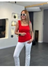 Kare Yaka Kalın Askılı Beyaz Triko Bluz