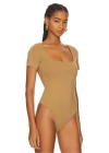 bysoca Kadın Bej Kare Yaka Kısa Kol Vücudu Saran Basic Bodysuit