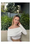 bysoca Kadın Beyaz Madonna Yaka Düşük Omuz Gofre Kumaş Dokulu Crop Bluz