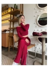 bysoca Kadın Bordo Madonna Yaka Düşük Omuz Gofre Kumaş Dokulu Crop Bluz